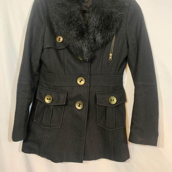 Copy - ♠️Woman’s Medium military style peacoat. Removable fur. Black/gold. - Picture 2 of 6
